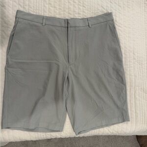Men’s Walter Hagen Light Gray Shorts